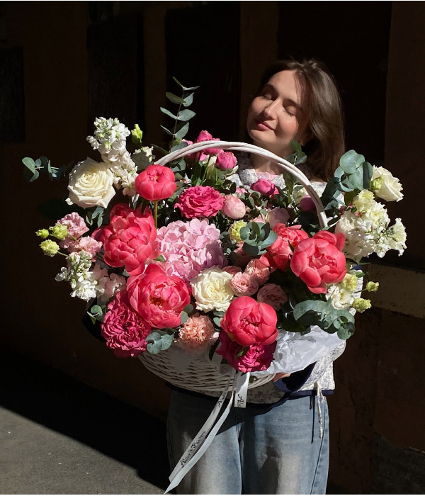 купить Цветочная корзина "Пробуждение" в спб заказать Цветочная корзина "Пробуждение" в Петербурге